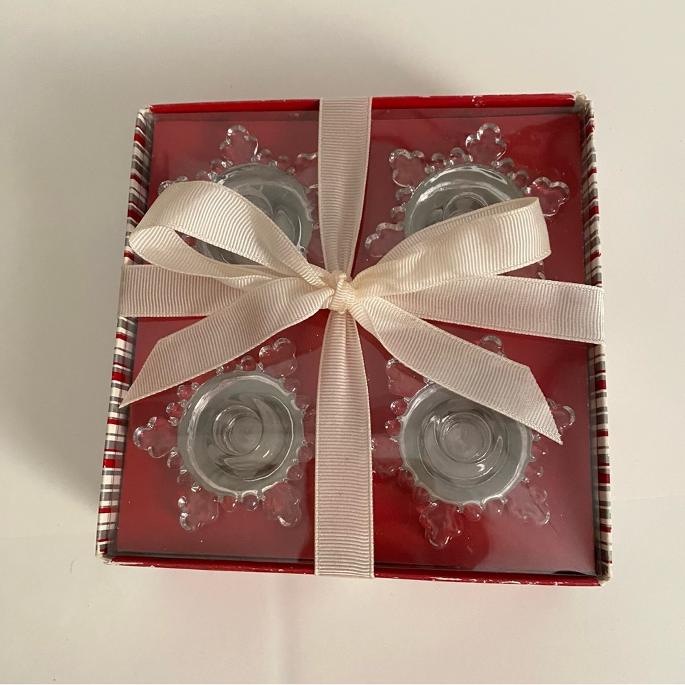 Williams Sonoma Clear Glass Snowflake Taper Candle Holders Set of 4 NEW Holiday